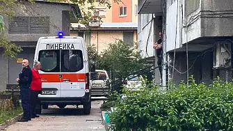 Работник е в кома след падане от скеле при саниране на блок
