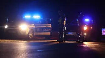 Двама души са загинали, след като автобус с пътници и два камиона се запалиха след катастрофа на пътя Русе-София