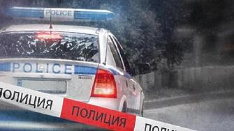Задържаха мъж за незаконно притежавано оръжие и наркотици