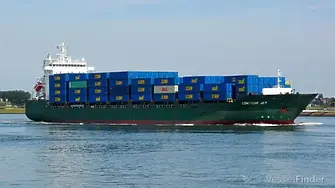 „CONTSHIP JET" е потънал: Това е станало късно снощи, след като екипажът му успешно бе докаран във Варна