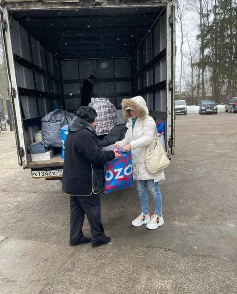 Забраниха на Марина Овсянникова да помогне на „добре охранявани“ бежанци 