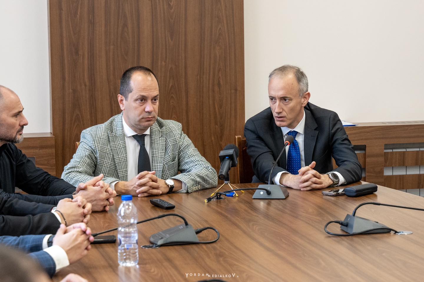 Кметът на Враца представи проекта ЦЕРНН пред министъра на образованието
