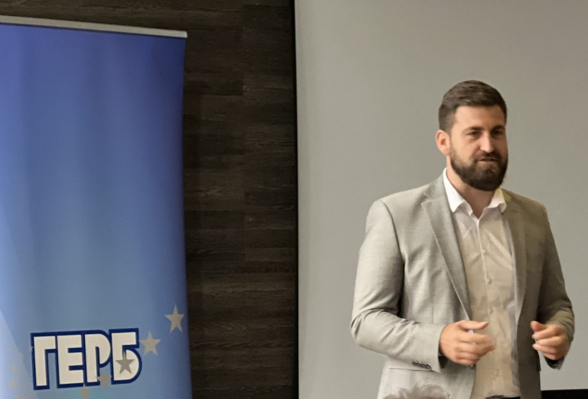 Андрей Новаков заедно с Бедрос Пехливанян и кандидати за народни представители от ГЕРБ – СДС на среща с индустриалци в област Русе