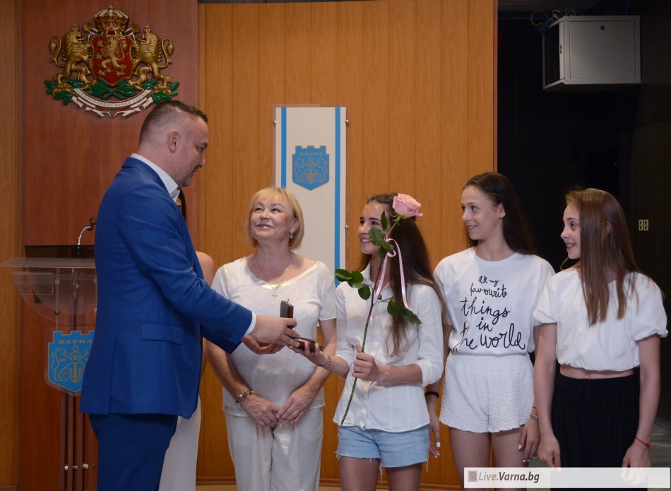 Иван Портних награди световни и европейски шампиони (СНИМКИ)