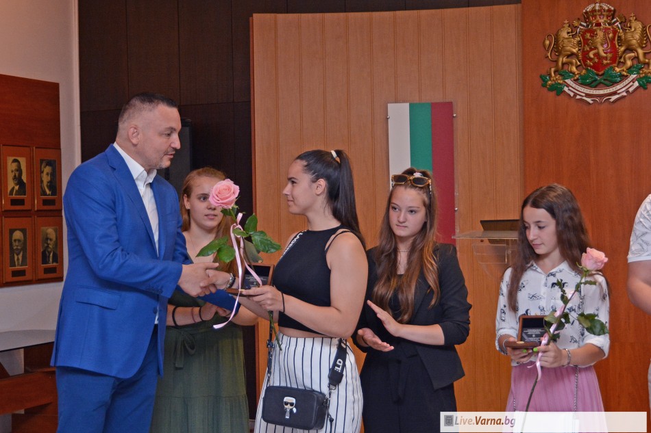 Иван Портних награди световни и европейски шампиони (СНИМКИ)
